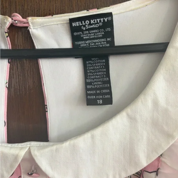 Hello Kitty 2XL Dress - Picture 2 of 2